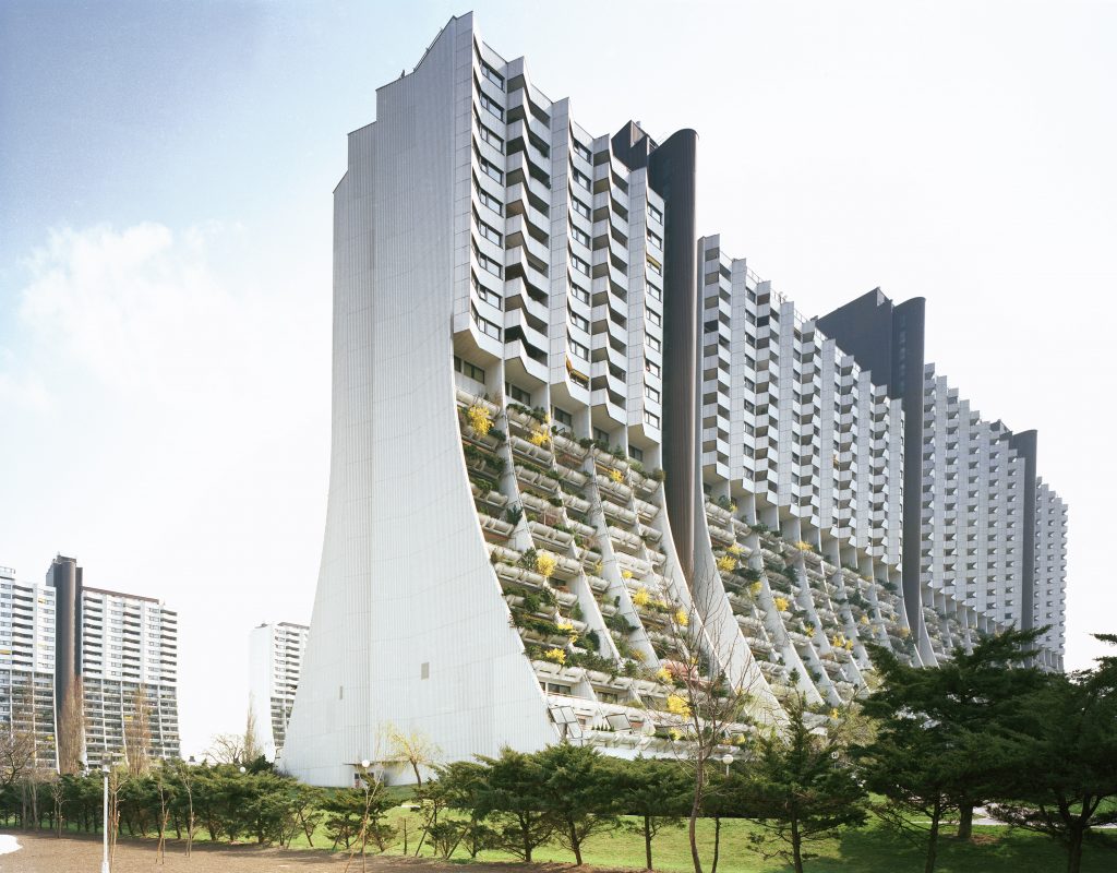 Stepped building in Alterlaa Residential Park