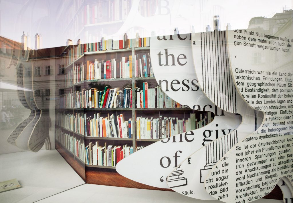 Schaufenster mit Bücherwand