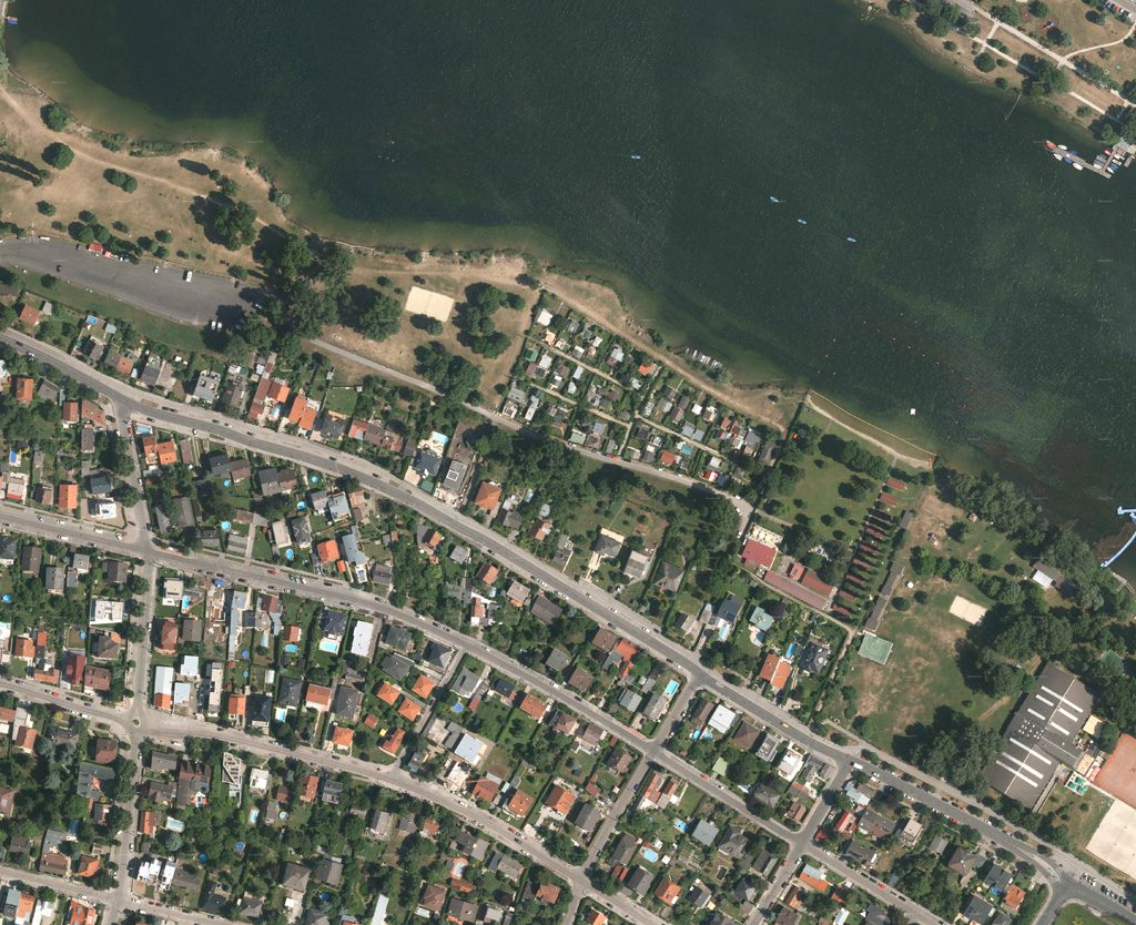Luftaufnahme von einer Bretteldorfsiedlung