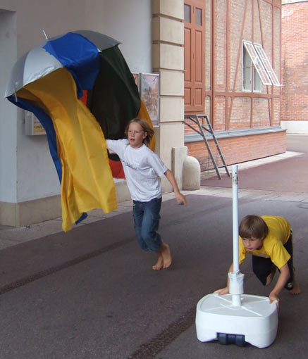 The group "Rainbow-Tent" arrives in time!