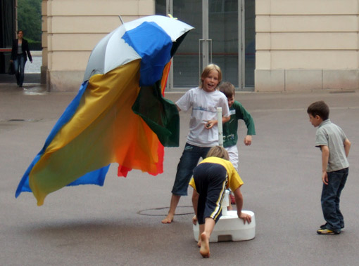 David, Leon, Simon and Noah and their not-yet finished Rainbow-Tent