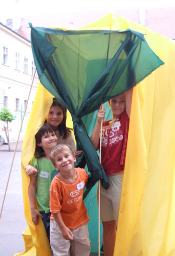 Happy Constructors: Julia, Marianne, Maxi and Miriam