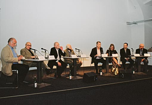 Am Podium: Jan Tabor, Gustav Peichl, Dietmar Steiner, Hans Hollein, Wolfgang Jean Stock, Lilli Hollein, Volker Dienst, Friedrich Achleitner