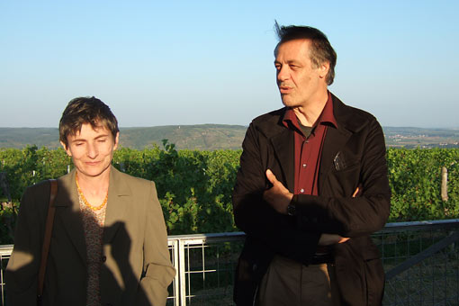 Janos Kárás auf der unteren Ebene der Weingartenlaube