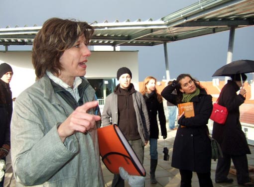 Sandrine von Klot explaning her unit 3 at 'Auer-Welsbach-Strasse'