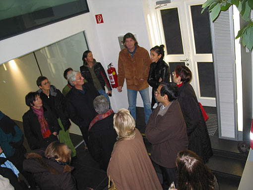 Kinayeh and Markus Geiswinkler explaining the first-aid post Hernals