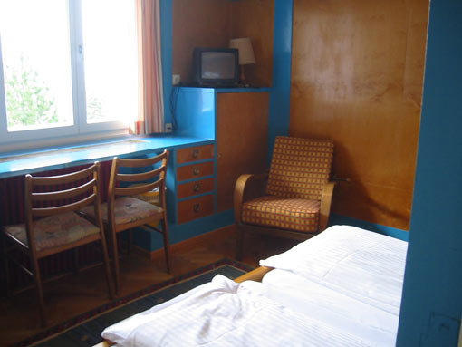 Gästezimmer im Alpenhof Kreuzberg (ehem. Landhaus Khuner), Payerbach: Adolf Loos, 1929