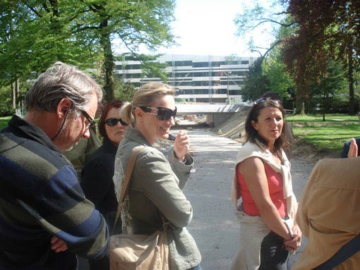 Mitte: Elisabeth Punzengruber, Nini Schagerl mit dem Science Park im Hintergrund