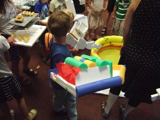 Impressions from the workshop "Floating houses" at the Az W