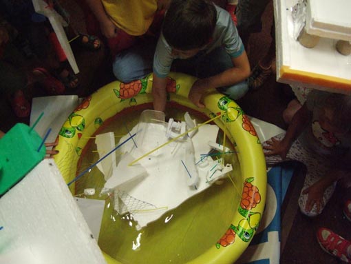 Impressions from the workshop "Floating houses" at the Az W