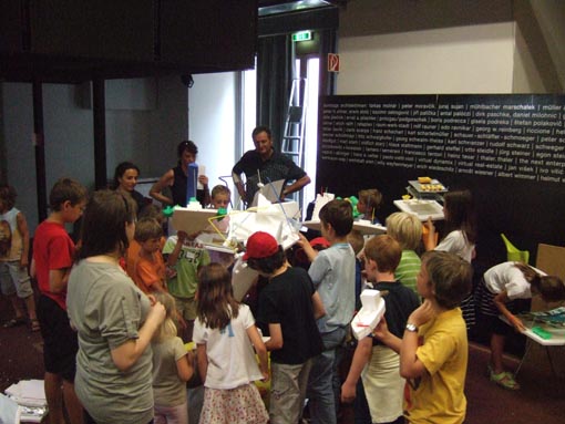 Impressions from the workshop "Floating houses" at the Az W