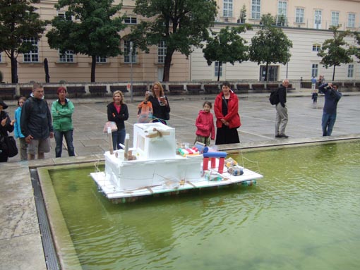 Impressions from the workshop "Floating houses" at the Az W