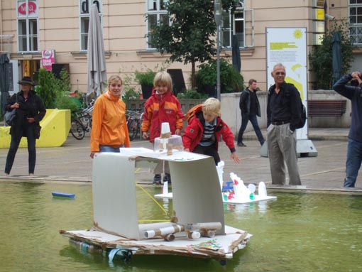 Impressions from the workshop "Floating houses" at the Az W