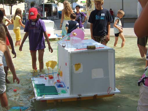 Impressions from the workshop "Floating houses" at the Az W