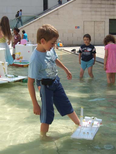 Impressions from the workshop "Floating houses" at the Az W