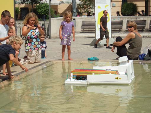 Impressions from the workshop "Floating houses" at the Az W