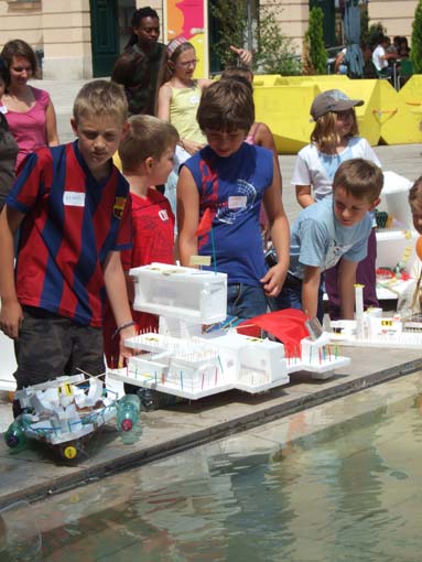 Impressions from the workshop "Floating houses" at the Az W