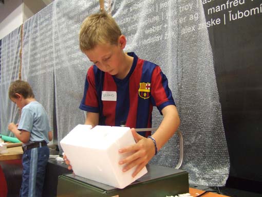 Impressions from the workshop "Floating houses" at the Az W