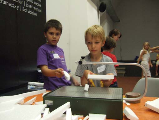 Impressions from the workshop "Floating houses" at the Az W