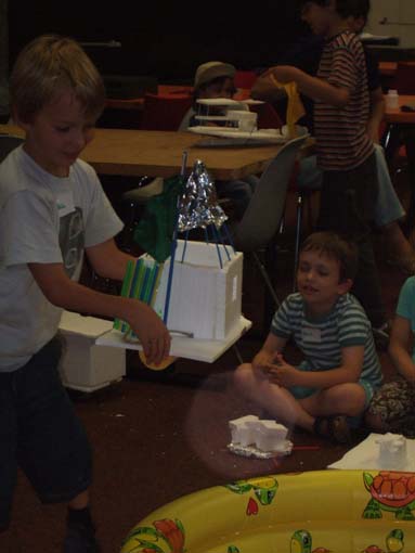 Impressions from the workshop "Floating houses" at the Az W