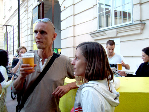 Fotos vom Eröffnungsabend der Ausstellung "Deadline today"