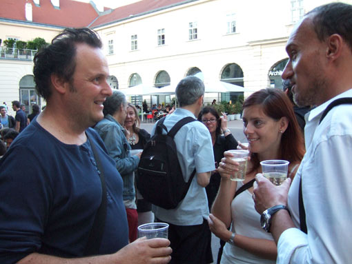 Fotos vom Eröffnungsabend der Ausstellung "Deadline today"