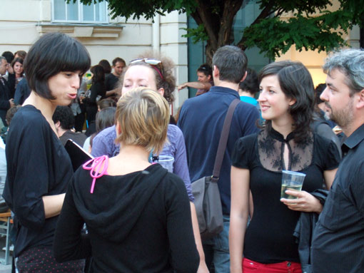 Fotos vom Eröffnungsabend der Ausstellung "Deadline today"
