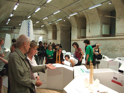 Fotos vom Eröffnungsabend der Ausstellung "Deadline today"