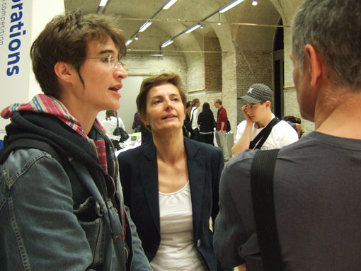 Fotos vom Eröffnungsabend der Ausstellung "Deadline today"