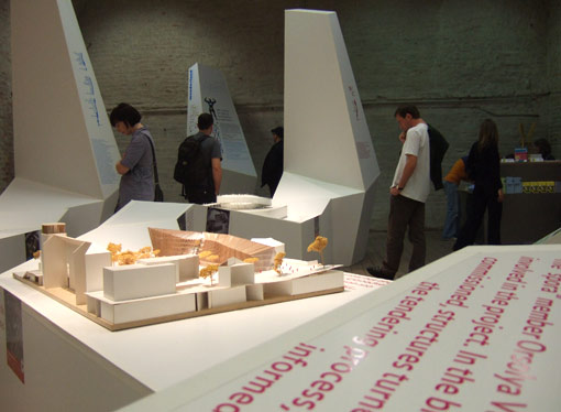 Fotos vom Eröffnungsabend der Ausstellung "Deadline today"
