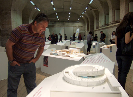 Fotos vom Eröffnungsabend der Ausstellung "Deadline today"