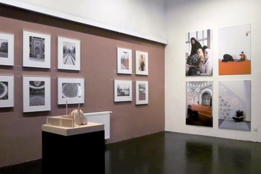 The exhibition "Mosques in Germany. A photographic essay by Wilfried Dechau + models and plans of mosques recently built in Germany"