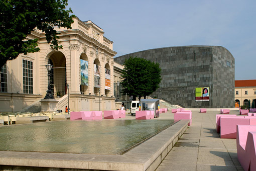 Az W tours: „Architektur Aufreger", MuseumsQuartier - MQ