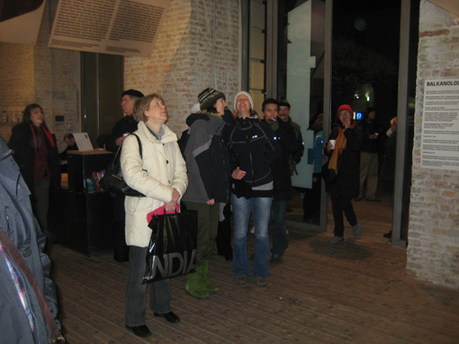 Alles Gute. Ein Adventumgang 2009 in der Ausstellung „Balkanolgy"