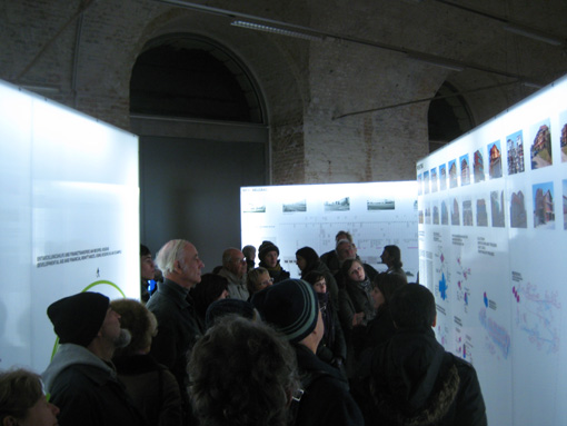 Alles Gute. Ein Adventumgang 2009 in der Ausstellung „Balkanolgy"