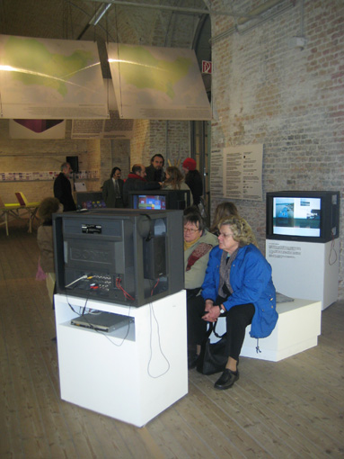 Alles Gute. Ein Adventumgang 2009 in der Ausstellung „Balkanolgy"