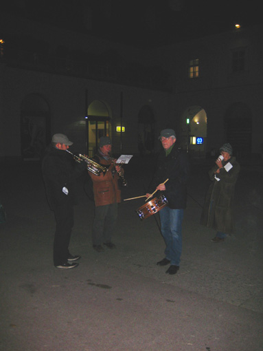 Alles Gute. Ein Adventumgang 2009 in der Ausstellung „Balkanolgy"