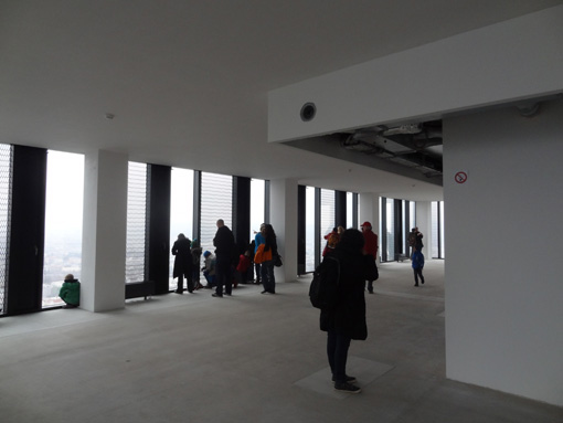 ARCHIKIDS: Why does the DC Tower hardly wobble at all?