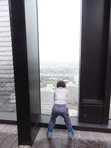 ARCHIKIDS: Why does the DC Tower hardly wobble at all?