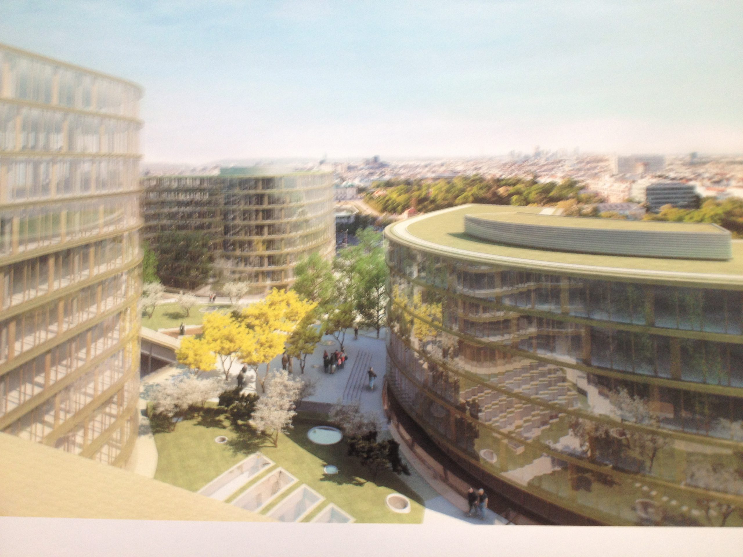 Az W on site: Erste Campus & Main Train Station