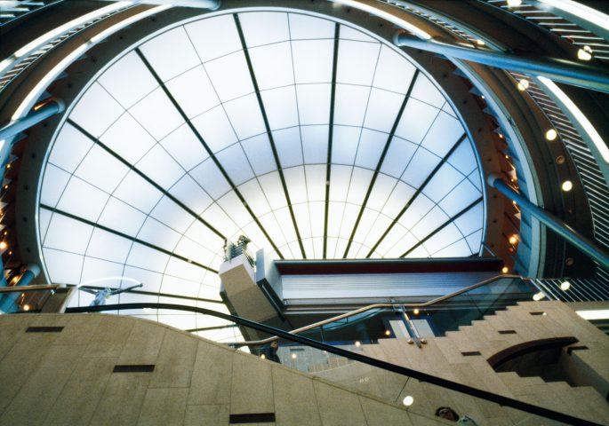 Glaskuppel in Stiegenaufgang