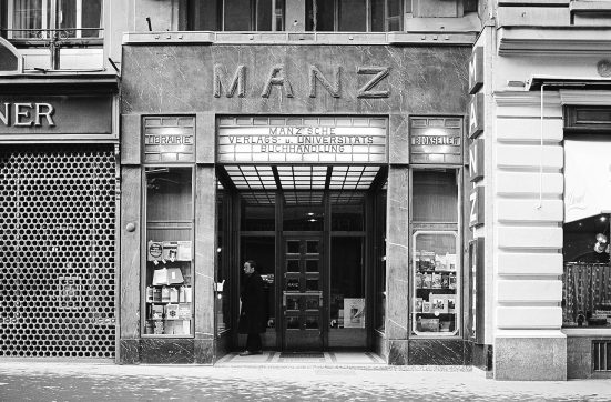 black-white photo with shop entrance from Manz