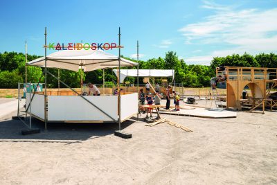 Holzbauten werden errichtet