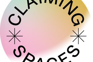 rundes Logo mit dem Wortlaut Claiming Spaces